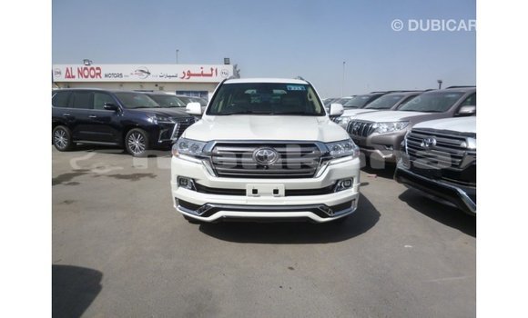 Buy Import Toyota Land Cruiser White Car in Import - Dubai in Abhasia Buy Import Toyota Land Cruiser White Car in Import - Dubai in Abhasia