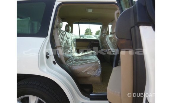 Buy Import Toyota Land Cruiser White Car in Import - Dubai in Abhasia Buy Import Toyota Land Cruiser White Car in Import - Dubai in Abhasia