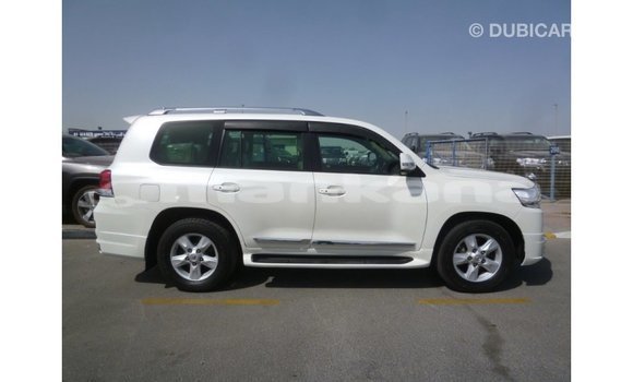 Buy Import Toyota Land Cruiser White Car in Import - Dubai in Abhasia Buy Import Toyota Land Cruiser White Car in Import - Dubai in Abhasia