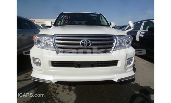 Buy Import Toyota Land Cruiser White Car in Import - Dubai in Abhasia Buy Import Toyota Land Cruiser White Car in Import - Dubai in Abhasia