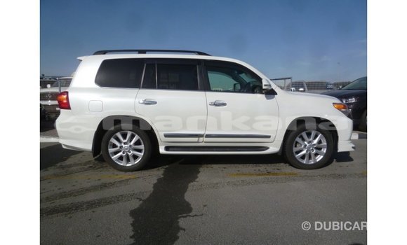 Buy Import Toyota Land Cruiser White Car in Import - Dubai in Abhasia Buy Import Toyota Land Cruiser White Car in Import - Dubai in Abhasia