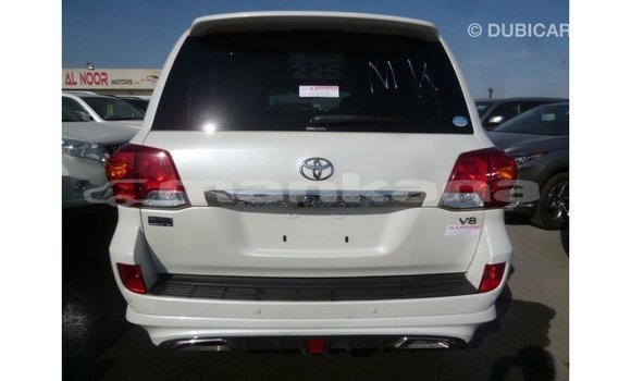 Buy Import Toyota Land Cruiser White Car in Import - Dubai in Abhasia Buy Import Toyota Land Cruiser White Car in Import - Dubai in Abhasia