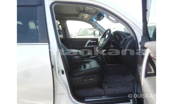 Buy Import Toyota Land Cruiser White Car in Import - Dubai in Abhasia Buy Import Toyota Land Cruiser White Car in Import - Dubai in Abhasia
