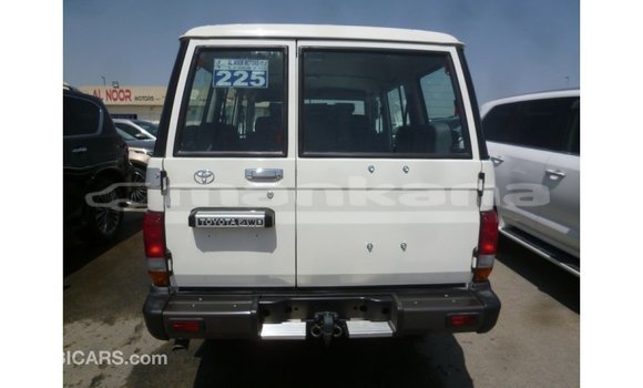 Buy Import Toyota Land Cruiser White Car in Import - Dubai in Abhasia Buy Import Toyota Land Cruiser White Car in Import - Dubai in Abhasia