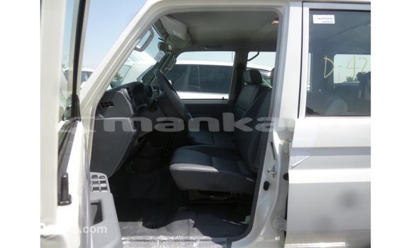 Buy Import Toyota Land Cruiser White Car in Import - Dubai in Abhasia Buy Import Toyota Land Cruiser White Car in Import - Dubai in Abhasia