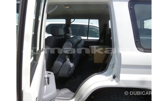 Buy Import Toyota Land Cruiser White Car in Import - Dubai in Abhasia Buy Import Toyota Land Cruiser White Car in Import - Dubai in Abhasia