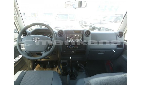 Buy Import Toyota Land Cruiser White Car in Import - Dubai in Abhasia Buy Import Toyota Land Cruiser White Car in Import - Dubai in Abhasia