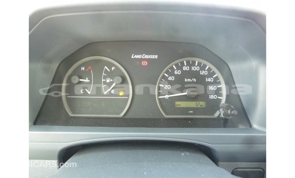 Buy Import Toyota Land Cruiser White Car in Import - Dubai in Abhasia Buy Import Toyota Land Cruiser White Car in Import - Dubai in Abhasia