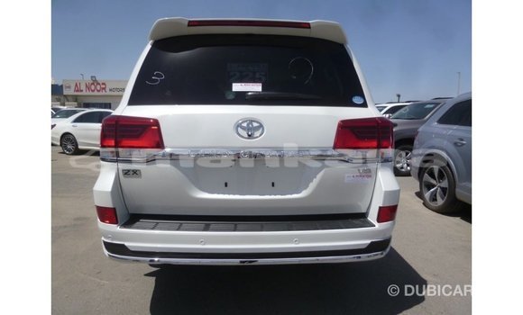 Buy Import Toyota Land Cruiser White Car in Import - Dubai in Abhasia Buy Import Toyota Land Cruiser White Car in Import - Dubai in Abhasia