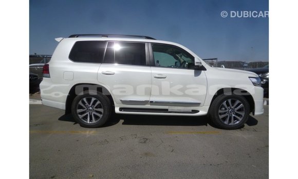 Buy Import Toyota Land Cruiser White Car in Import - Dubai in Abhasia Buy Import Toyota Land Cruiser White Car in Import - Dubai in Abhasia