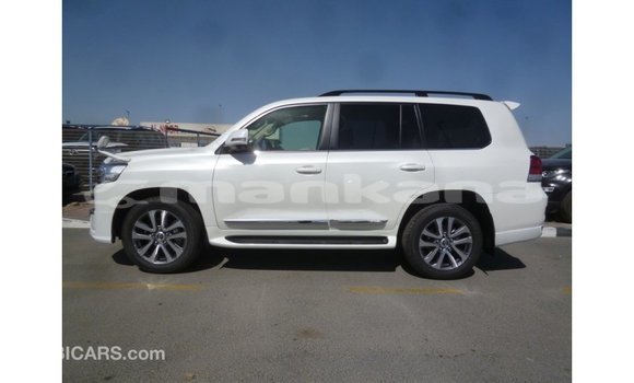 Buy Import Toyota Land Cruiser White Car in Import - Dubai in Abhasia Buy Import Toyota Land Cruiser White Car in Import - Dubai in Abhasia