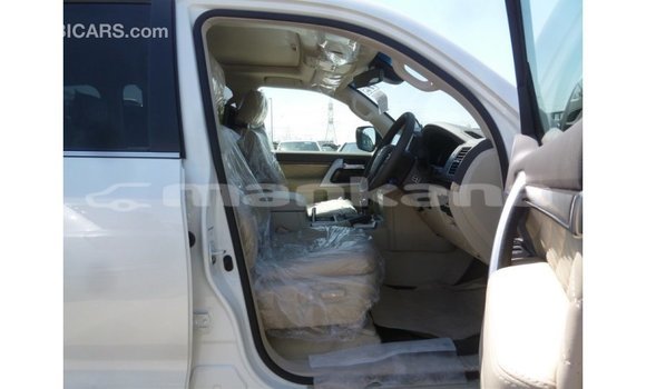 Buy Import Toyota Land Cruiser White Car in Import - Dubai in Abhasia Buy Import Toyota Land Cruiser White Car in Import - Dubai in Abhasia