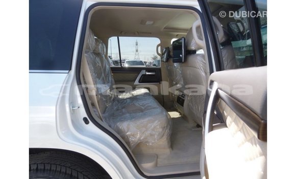 Buy Import Toyota Land Cruiser White Car in Import - Dubai in Abhasia Buy Import Toyota Land Cruiser White Car in Import - Dubai in Abhasia