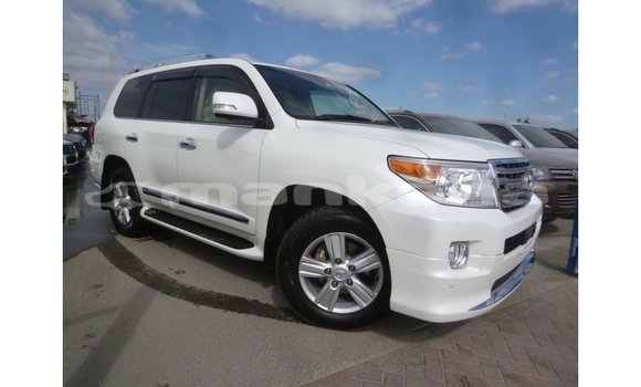 Buy Import Toyota Land Cruiser White Car in Import - Dubai in Abhasia Buy Import Toyota Land Cruiser White Car in Import - Dubai in Abhasia