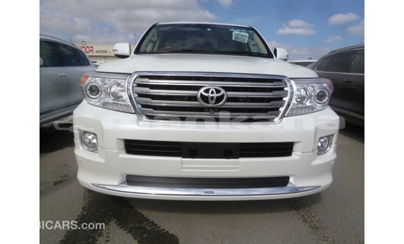 Buy Import Toyota Land Cruiser White Car in Import - Dubai in Abhasia Buy Import Toyota Land Cruiser White Car in Import - Dubai in Abhasia