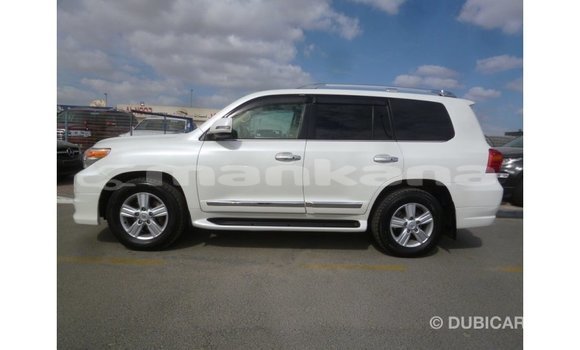 Buy Import Toyota Land Cruiser White Car in Import - Dubai in Abhasia Buy Import Toyota Land Cruiser White Car in Import - Dubai in Abhasia