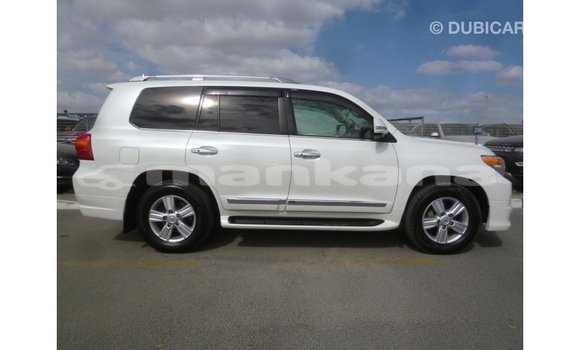 Buy Import Toyota Land Cruiser White Car in Import - Dubai in Abhasia Buy Import Toyota Land Cruiser White Car in Import - Dubai in Abhasia