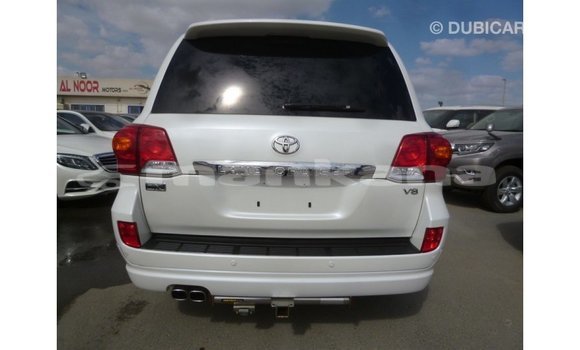 Buy Import Toyota Land Cruiser White Car in Import - Dubai in Abhasia Buy Import Toyota Land Cruiser White Car in Import - Dubai in Abhasia