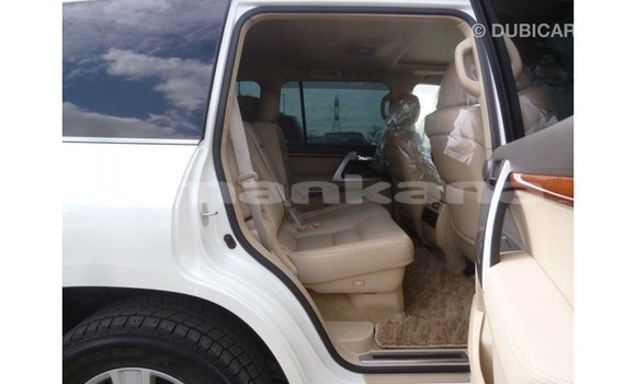 Buy Import Toyota Land Cruiser White Car in Import - Dubai in Abhasia Buy Import Toyota Land Cruiser White Car in Import - Dubai in Abhasia