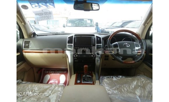 Buy Import Toyota Land Cruiser White Car in Import - Dubai in Abhasia Buy Import Toyota Land Cruiser White Car in Import - Dubai in Abhasia