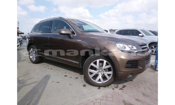 Buy Import Volkswagen Touareg Brown Car in Import - Dubai in Abhasia
