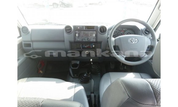 Buy Import Toyota Land Cruiser White Car in Import - Dubai in Abhasia Buy Import Toyota Land Cruiser White Car in Import - Dubai in Abhasia