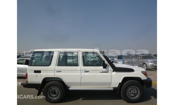 Buy Import Toyota Land Cruiser White Car in Import - Dubai in Abhasia Buy Import Toyota Land Cruiser White Car in Import - Dubai in Abhasia