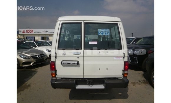 Buy Import Toyota Land Cruiser White Car in Import - Dubai in Abhasia Buy Import Toyota Land Cruiser White Car in Import - Dubai in Abhasia