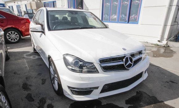 Buy Import Mercedes-Benz 200 White Car in Import - Dubai in Abhasia Buy Import Mercedes-Benz 200 White Car in Import - Dubai in Abhasia