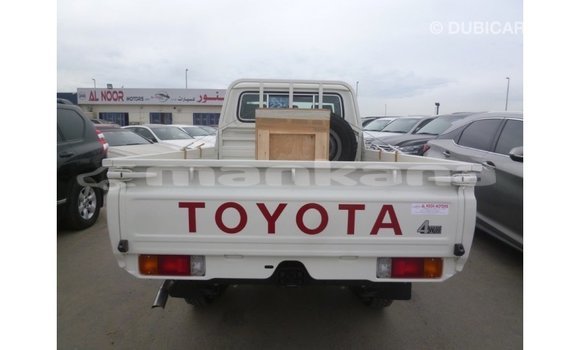 Buy Import Toyota Land Cruiser White Car in Import - Dubai in Abhasia Buy Import Toyota Land Cruiser White Car in Import - Dubai in Abhasia