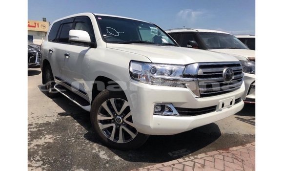 Buy Import Toyota Land Cruiser White Car in Import - Dubai in Abhasia Buy Import Toyota Land Cruiser White Car in Import - Dubai in Abhasia