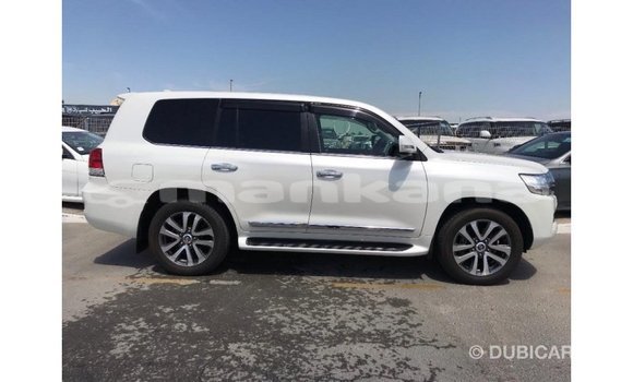 Buy Import Toyota Land Cruiser White Car in Import - Dubai in Abhasia Buy Import Toyota Land Cruiser White Car in Import - Dubai in Abhasia