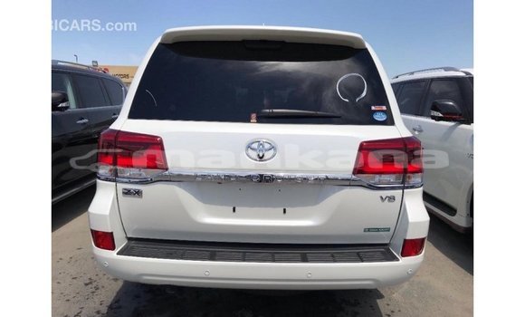 Buy Import Toyota Land Cruiser White Car in Import - Dubai in Abhasia Buy Import Toyota Land Cruiser White Car in Import - Dubai in Abhasia