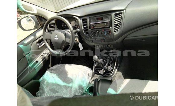 Buy Import Mitsubishi L200 White Car in Import - Dubai in Abhasia Buy Import Mitsubishi L200 White Car in Import - Dubai in Abhasia