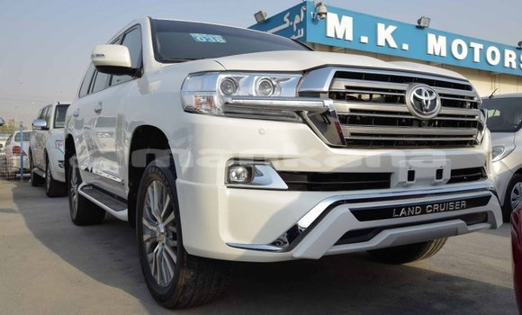 Buy Import Toyota Land Cruiser White Car in Import - Dubai in Abhasia Buy Import Toyota Land Cruiser White Car in Import - Dubai in Abhasia
