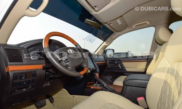 Buy Import Toyota Land Cruiser White Car in Import - Dubai in Abhasia Buy Import Toyota Land Cruiser White Car in Import - Dubai in Abhasia