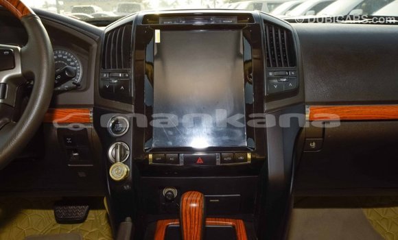 Buy Import Toyota Land Cruiser White Car in Import - Dubai in Abhasia Buy Import Toyota Land Cruiser White Car in Import - Dubai in Abhasia