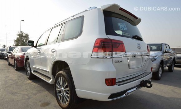 Buy Import Toyota Land Cruiser White Car in Import - Dubai in Abhasia Buy Import Toyota Land Cruiser White Car in Import - Dubai in Abhasia