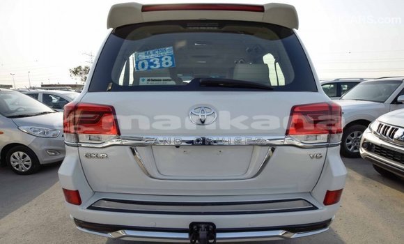 Buy Import Toyota Land Cruiser White Car in Import - Dubai in Abhasia Buy Import Toyota Land Cruiser White Car in Import - Dubai in Abhasia