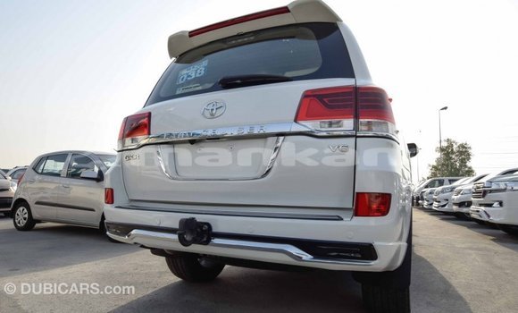 Buy Import Toyota Land Cruiser White Car in Import - Dubai in Abhasia Buy Import Toyota Land Cruiser White Car in Import - Dubai in Abhasia
