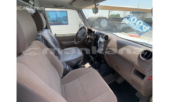 Buy Import Toyota Land Cruiser White Car in Import - Dubai in Abhasia Buy Import Toyota Land Cruiser White Car in Import - Dubai in Abhasia