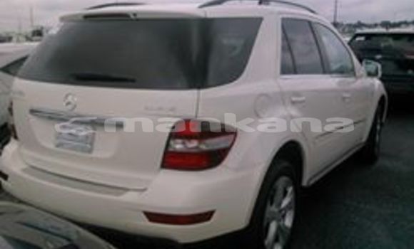 Buy Used Mercedes-Benz ML–Class White Car in Tbilisi in Tbilisi Buy Used Mercedes-Benz ML–Class White Car in Tbilisi in Tbilisi
