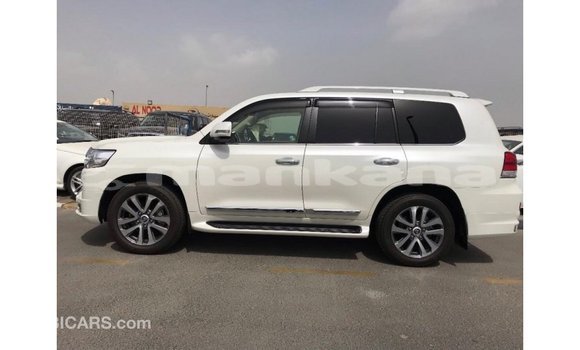 Buy Import Toyota Land Cruiser White Car in Import - Dubai in Abhasia Buy Import Toyota Land Cruiser White Car in Import - Dubai in Abhasia