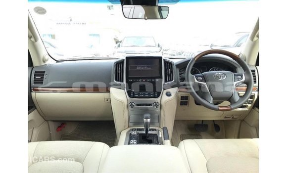 Buy Import Toyota Land Cruiser White Car in Import - Dubai in Abhasia Buy Import Toyota Land Cruiser White Car in Import - Dubai in Abhasia